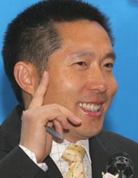 中央電視臺廣告經(jīng)濟信息中心主任、經(jīng)濟頻道總監(jiān)郭振璽