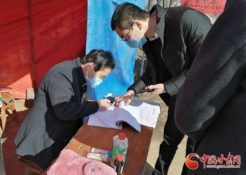 【甘肅全民戰(zhàn)“疫”】靈臺(tái)：不忘初心“戰(zhàn)疫情” 牢記使命“守防線”（圖）