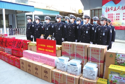 傳承雷鋒精神 聚力抗擊疫情 蘭州市舉辦學(xué)雷鋒紀念日志愿示范活動 