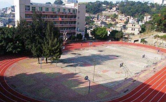 蘭州四城區(qū)初一新生7月23日去對(duì)口學(xué)?？窗?>
        </a><em>蘭州四城區(qū)初一新生7月23日去對(duì)口學(xué)校看榜</em></li>
    <li><a  target=