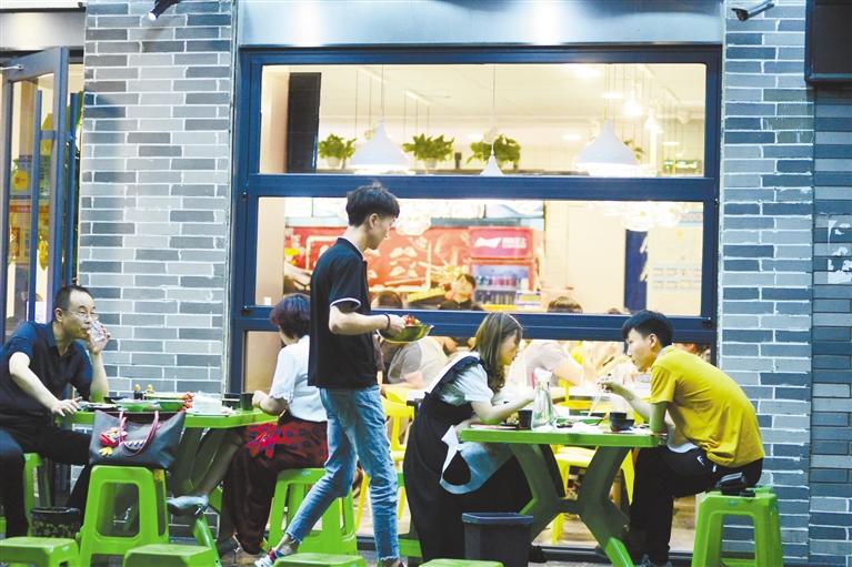 不斷升級的蘭州“夜經(jīng)濟”