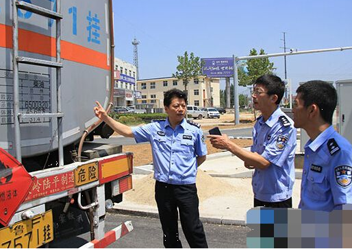 蘭州市開(kāi)展?；愤\(yùn)輸交通安全專項(xiàng)整治行動(dòng)