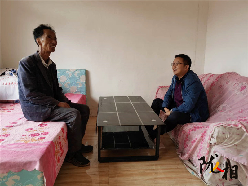 【隴人相】以扶貧為己任 把村民當(dāng)親人——記元古堆村黨支部第一書記、駐村幫扶工作隊(duì)隊(duì)長陳元兵