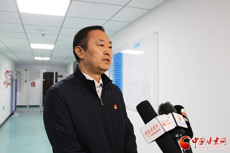 【擔(dān)使命 聚同心 促巨變 省直部門落實脫貧攻堅責(zé)任工作紀實】甘肅省574.95萬建檔立卡貧困人口實現(xiàn)醫(yī)保全覆蓋