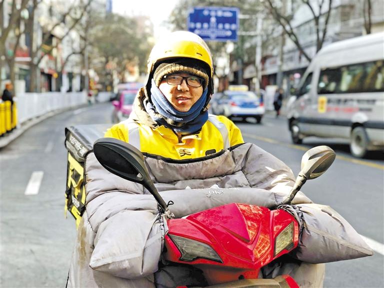 外賣小哥王全軍：好好干，在蘭州買套房