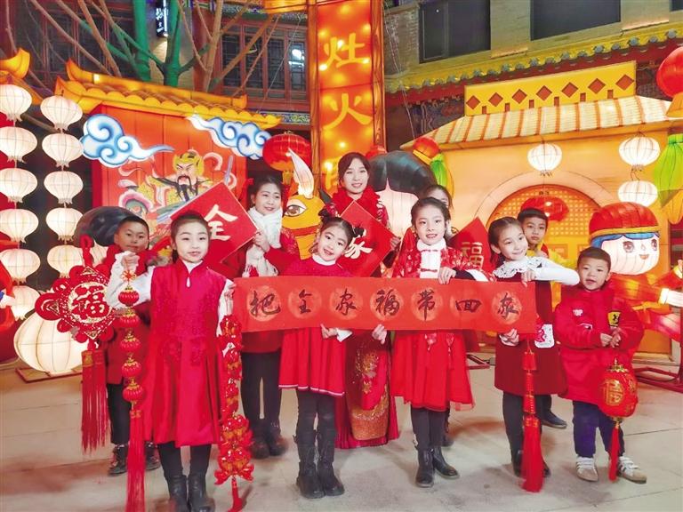 中共蘭州市委宣傳部出品 原創(chuàng)音樂電視《全家?！?向全市人民拜年！