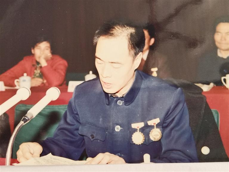 尋訪百名先鋒黨員  他用13年的時(shí)間完成28年的工作量——記“刀具大王”、全國勞模、蘭州通用機(jī)器廠工人技師蘆聚才