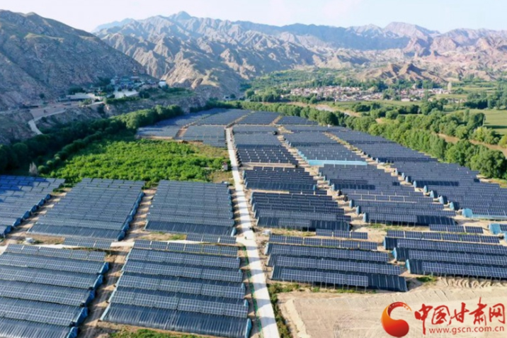 【奮斗百年路 啟航新征程 脫貧攻堅(jiān)答卷】以村為家，把貧困戶當(dāng)家人——記全國脫貧攻堅(jiān)先進(jìn)個(gè)人錢有