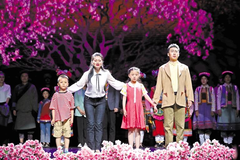 “春綠隴原·建黨百年”百場百部文藝展演 音樂劇《達瑪花開》感動金城