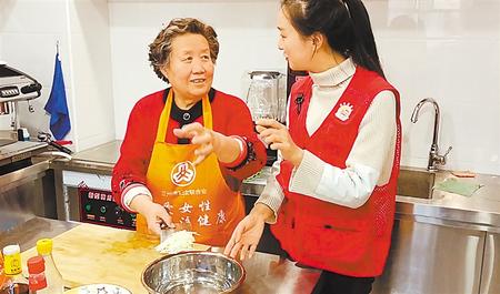 居家養(yǎng)老托起幸?！跋﹃柤t”——甘肅建設(shè)多元養(yǎng)老服務(wù)體系讓老年人安度晚年