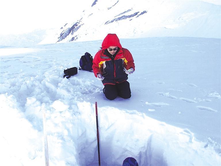 中科院西北研究院研究員李宗?。浩钸B山上的“守望者”