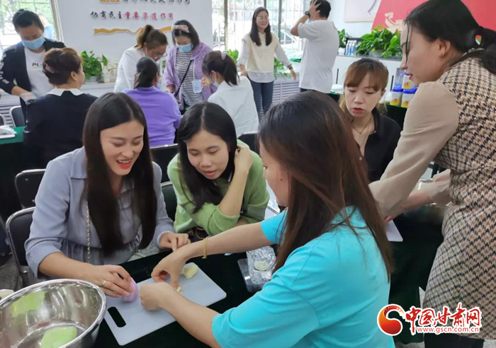 解鎖新技能！蘭州七里河區(qū)秋天的第一份手工月餅來了