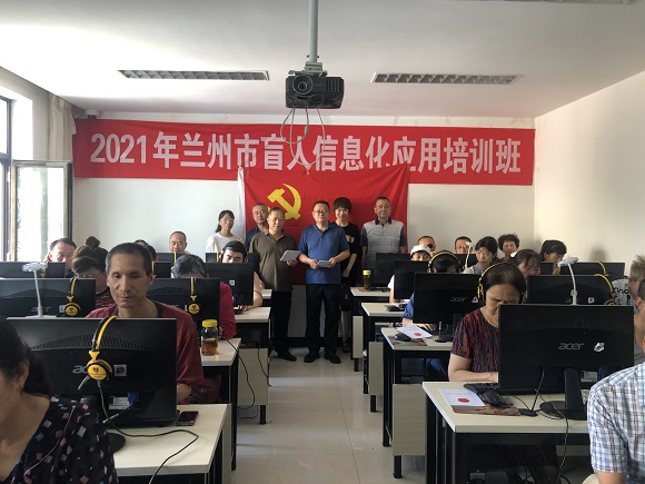 維權(quán)處黨支部開展“法律宣傳進(jìn)學(xué)?！敝驹刚叻?wù)活動(dòng)