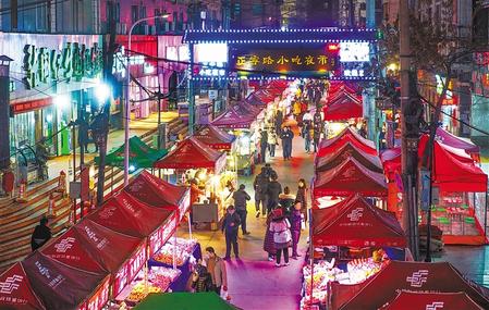 蘭州市城關(guān)區(qū)正寧路小吃夜市、南關(guān)民族風(fēng)味一條街恢復(fù)營(yíng)業(yè)