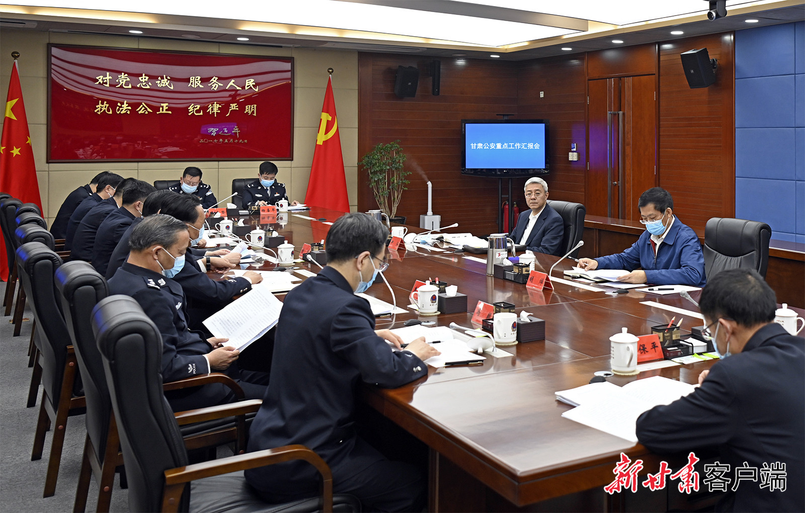 【甘快看】尹弘在甘肅省公安廳調(diào)研時強調(diào)：堅持政治建警鍛造公安鐵軍，全力以赴防風險保安全護穩(wěn)定