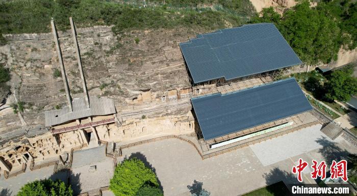 圖為航拍視角下的北石窟寺?！“瑧c龍 攝