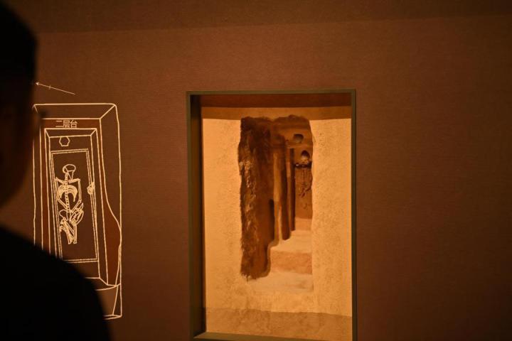 張家川縣馬家塬車輿博物館展陳的馬家塬遺址出土文物。李亞龍 攝