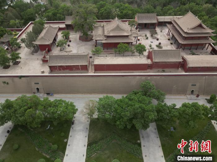 5月16日，航拍下的雷臺漢墓墓室入口。戴文昌　攝